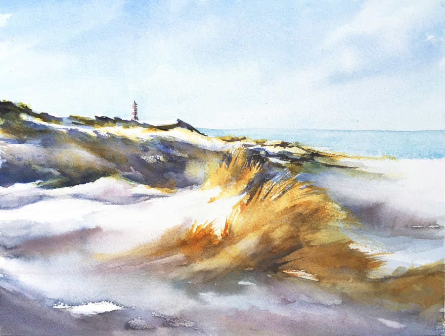 Dünenlandschaft mit Leuchtturm in der Ferne